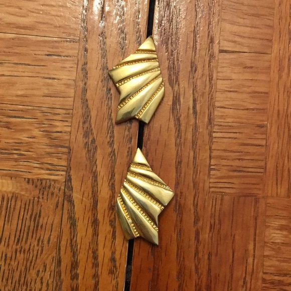 🎁GIFT🎁 Vintage MONET gold fan earrings - Picture 9 of 11